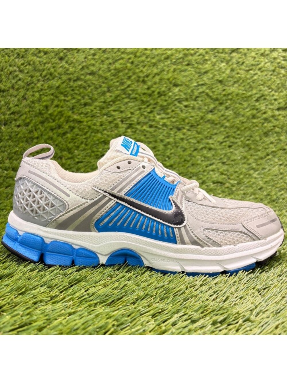 Nike Zoom Vomero 5 GS Boys Size 7Y White Blue Athletic Running Shoes Sneakers